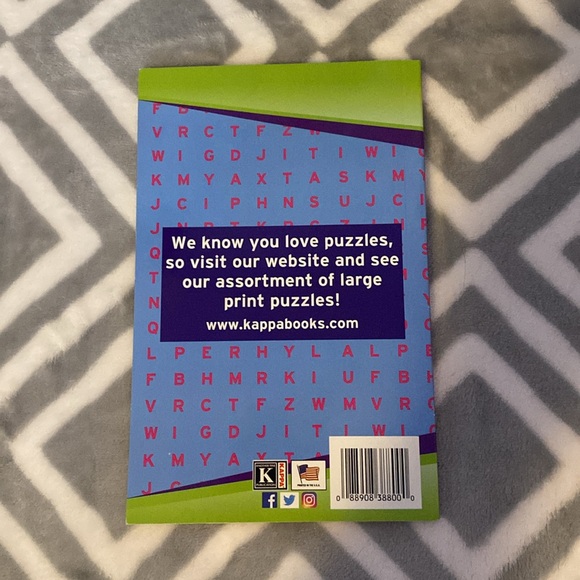 Set of 3 Large Print Word Finds - Picture 9 of 10